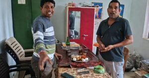 स्कूल के ऑफिस में बीयर-चखना? गरियाबंद के देवझर स्कूल का वीडियो मचा रहा हड़कंप